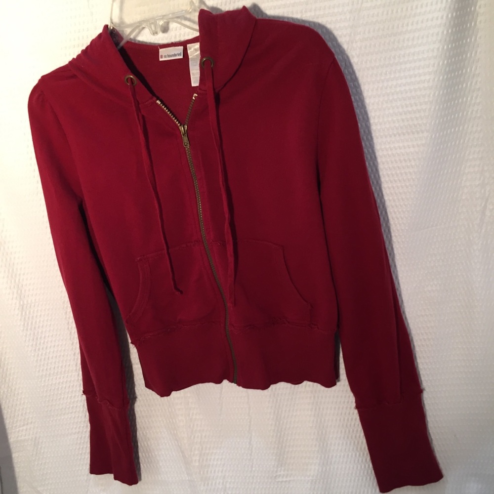 Juniors Sweat-top with hood.